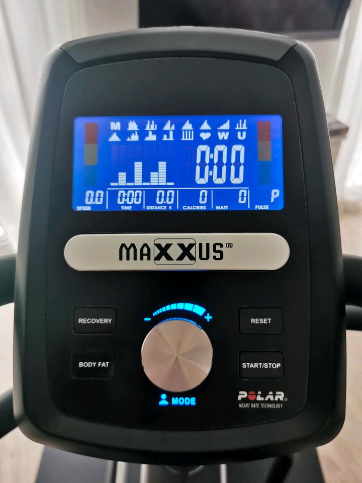 Maxxus CX 5.1 absolut neuwertig Ellipsentrainer /Crosstrainer in Grünheide (Mark)