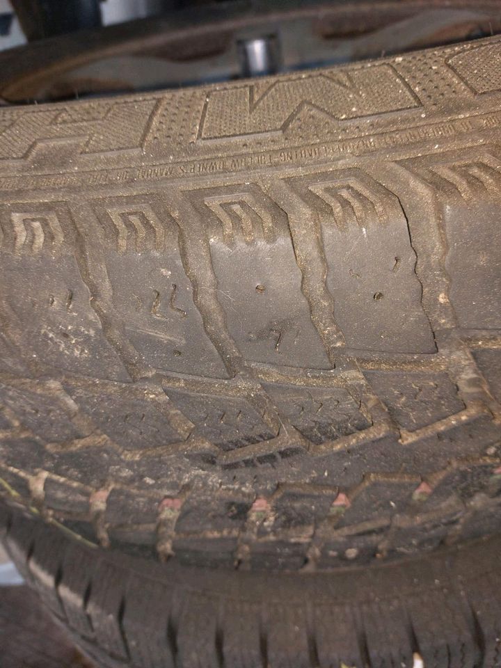 Winterreifen 225/70R15C in Macken