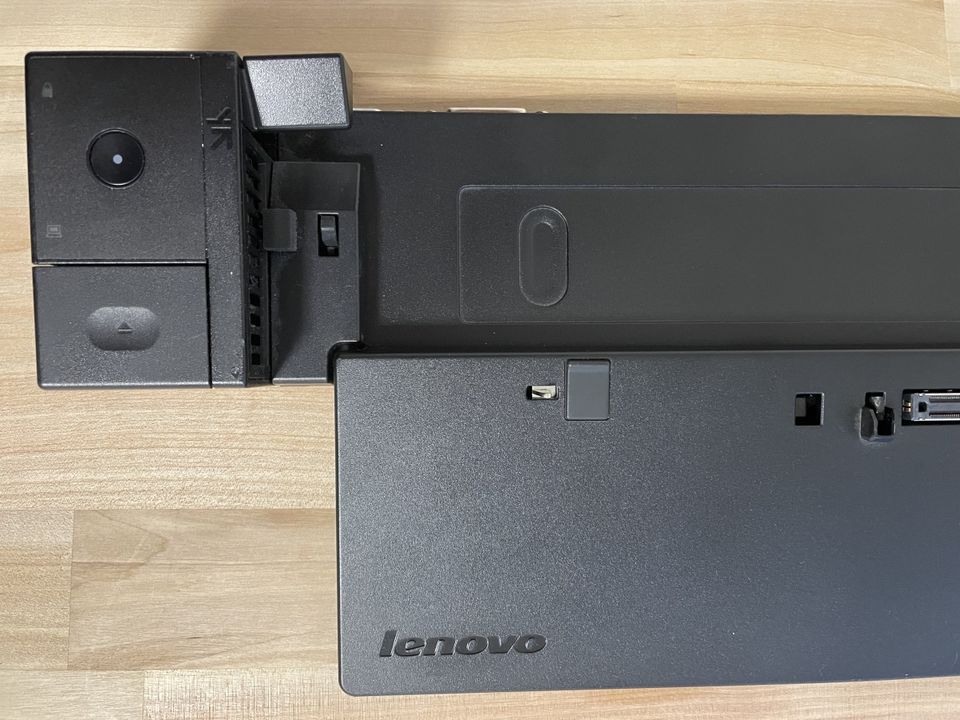 Lenovo ThinkPad Ultra Dock 40A2 Docking Station PortReplicator in Leipzig