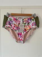 Triumph Bikinhose mit Blumen/ Bunt Größe 44 Nordrhein-Westfalen - Borken Vorschau