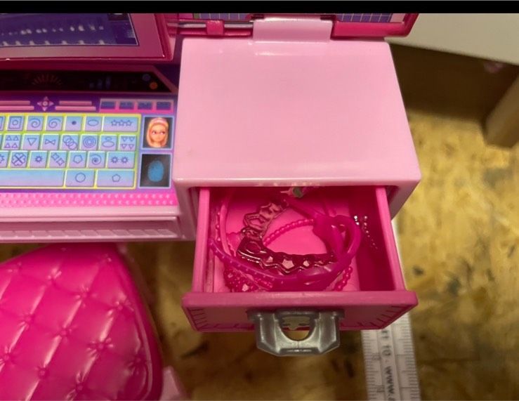 Barbie Frisiertisch Super-Prinzessin Schminktisch Schreibtisch in Borken