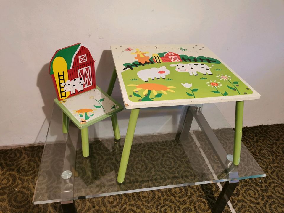 Kindertisch und Stuhl zu verschenken in Osterweddingen
