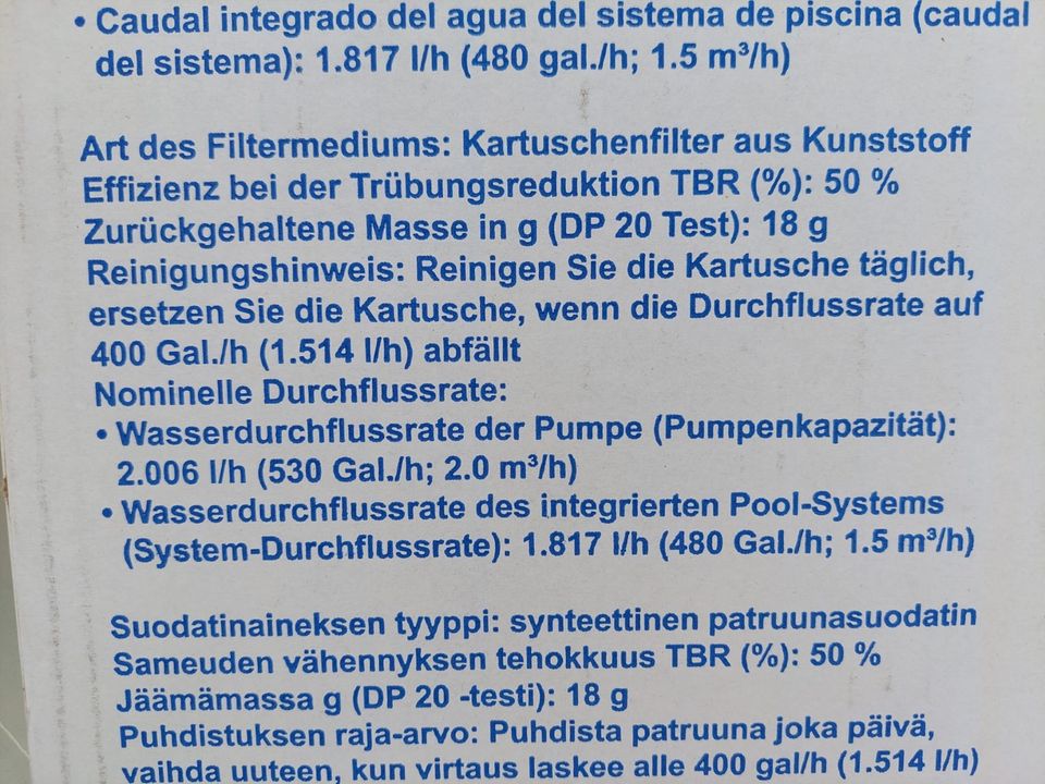 Bestway Pool mit sehr viel Zubehör 2 Sommer genutzt in Krefeld