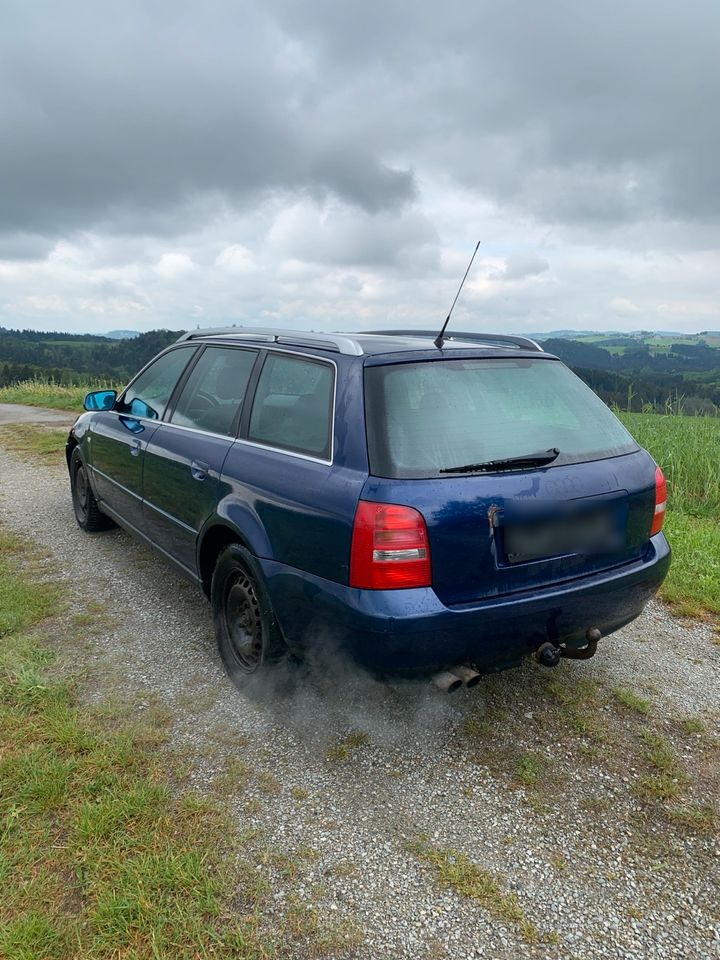 Audi A4 B5 Kombi in Röhrnbach