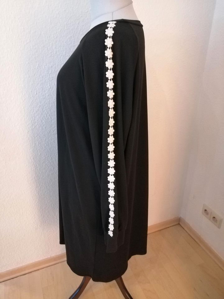 Kleid Shein schwarz Blumenbordüre Emery Rose  Gr. 4XL in Brackenheim