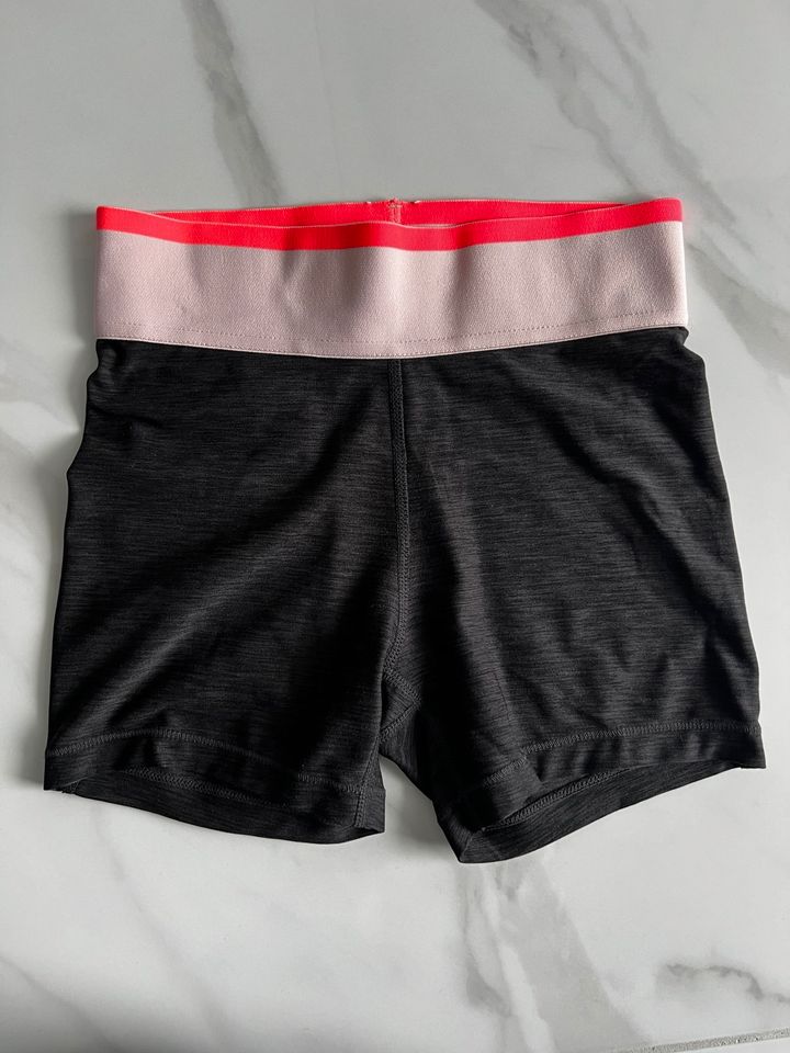 Sport Radlershorts von H&M, Gr. XS in Wetzlar