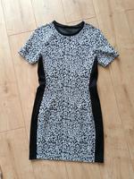 Kleid M 38 Damen Mädchen Kleidung Etui schwarz weiß Niedersachsen - Ronnenberg Vorschau