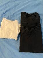 Trigema Slim Fit T-Shirt -Set (4x schwarz, 1x weiß), Größe "L" Hessen - Kassel Vorschau