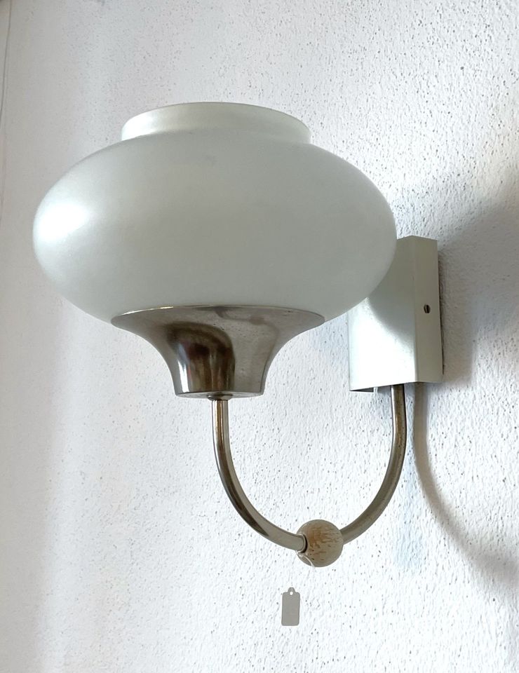 Wandlampe 70er Jahre Vintage Milchglas Metall Chrom in Dresden