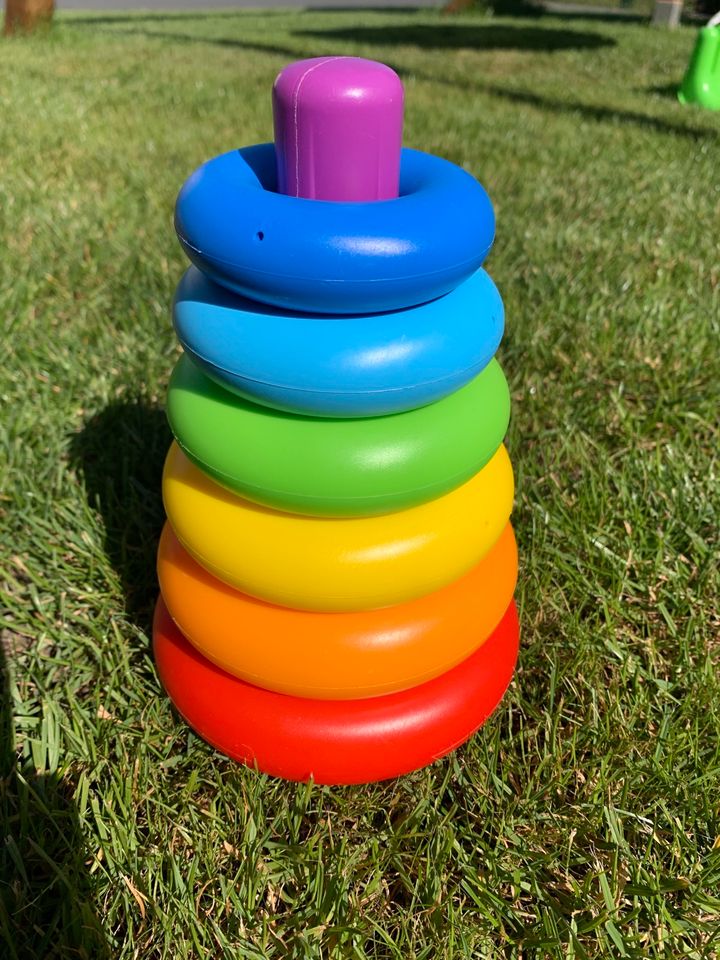 Ringstapel-Spiel bunte Ringe Baby Regenbogen in Wiesenthal