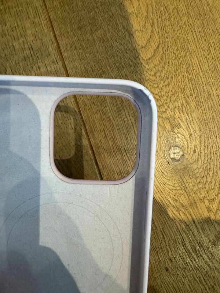 Apple iPhone 13 Pro  Hülle rosa mit Mängel s Foto in Beverungen