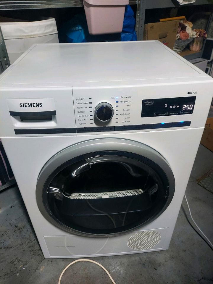 Siemens Wärmepumpentrockner iQ700 WT47W560 A+++ 8kg Versand koste in Solingen