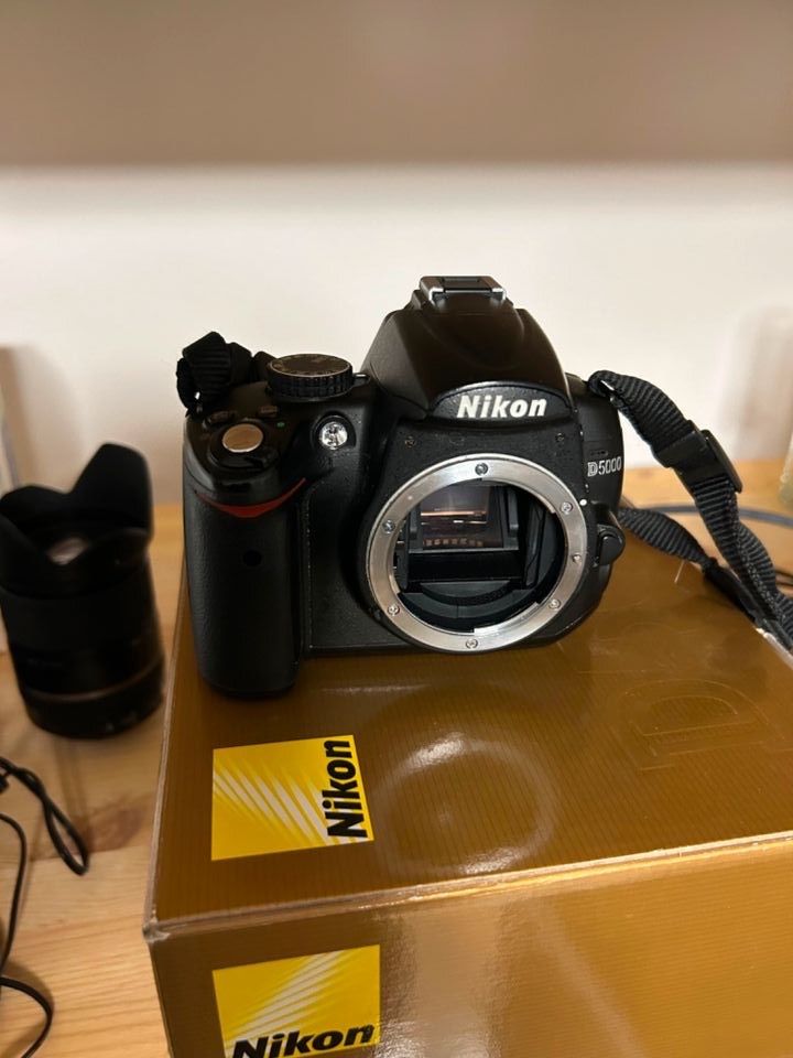 Nikon D5000 mit Tamron 16-300 mm in Engen