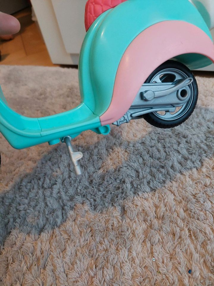 Barbie Motorroller Roller mit Ständer Spielzeug in München