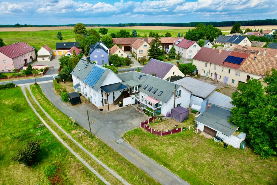 Idyllisch grün! Bauernhaus mit Baugrundstück in Thiendorf in Thiendorf