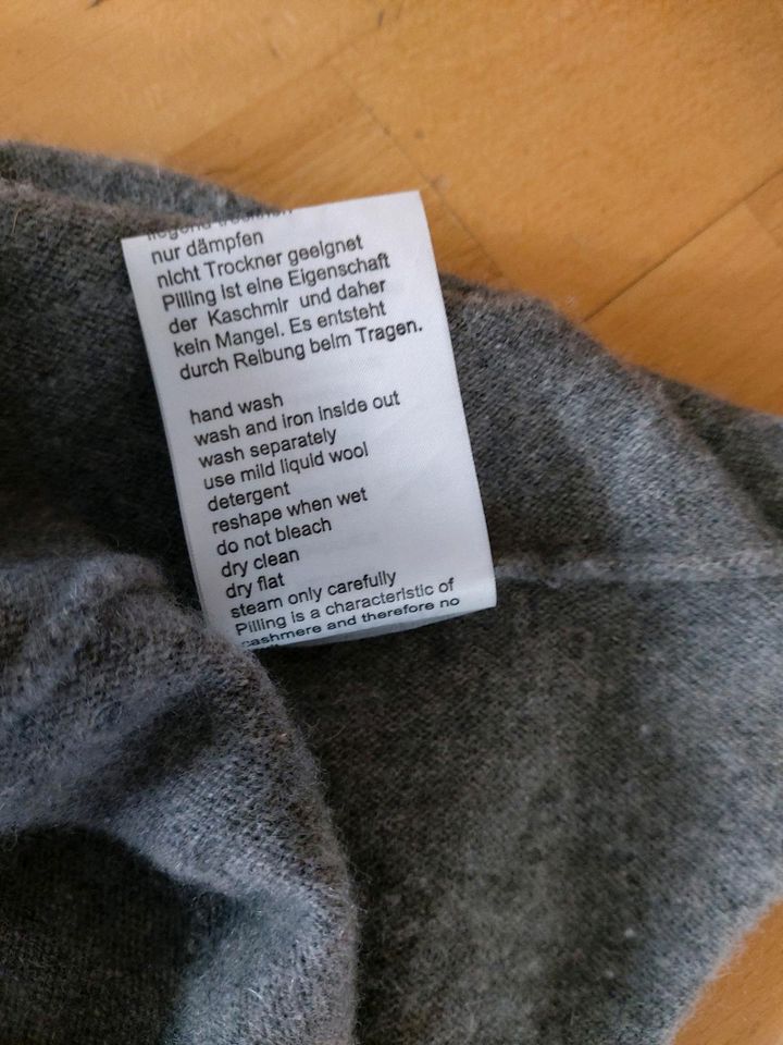 Strickweste, 100% Kaschmir, "Backstage", Größe  36/38 in Holzgerlingen