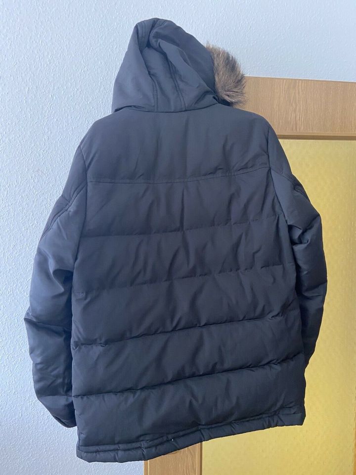 s.Oliver Jacke in schwarz Winterjacke in Viersen