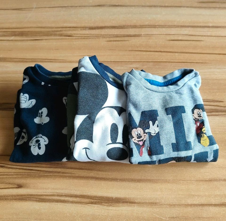 3 Mickey Mouse Pullis gr. 92 in Schmitten