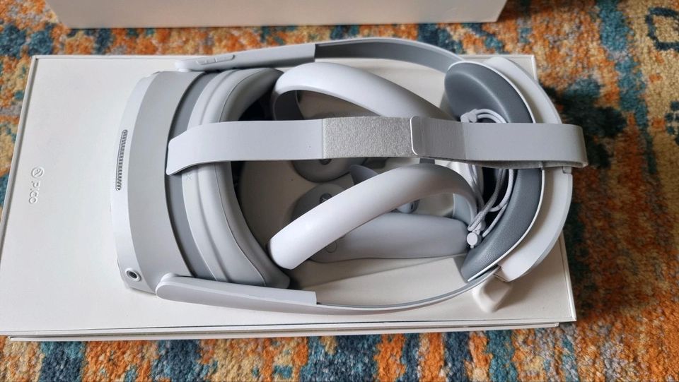 PICO 4 VR 128 GB VR NEU + OVP (Sie sind nicht Oculus Quest 2) in Leipzig