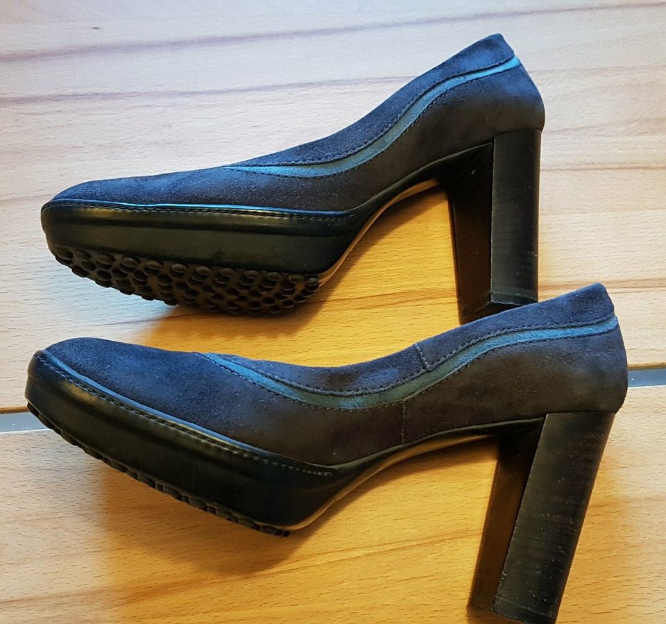 TOD'S Absatzschuhe Pumps Veloursleder Grau Gr. 38 in Friedrichsdorf