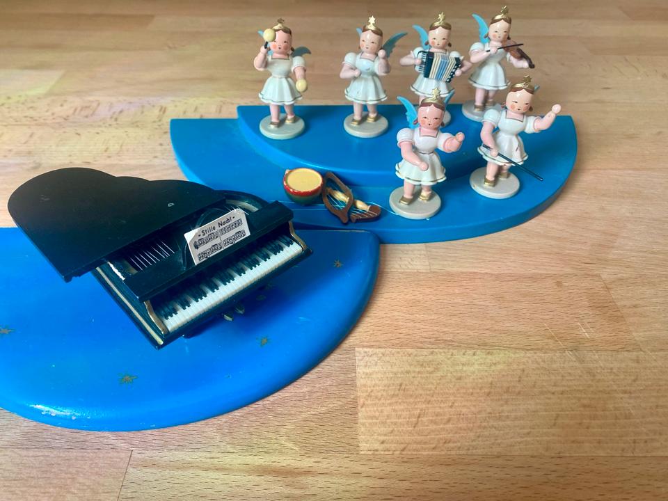 Set aus 8 Engeln mit Musikinstrumenten Weihnachten Holzengel in Attenkirchen