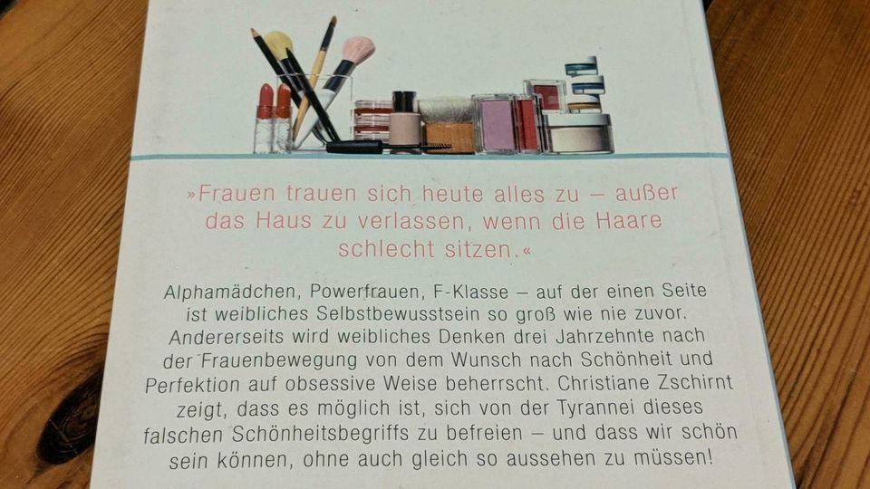 Wir Schönheits-Junkies: Plädoyer für eine gelassene Weiblichkeit in Berlin