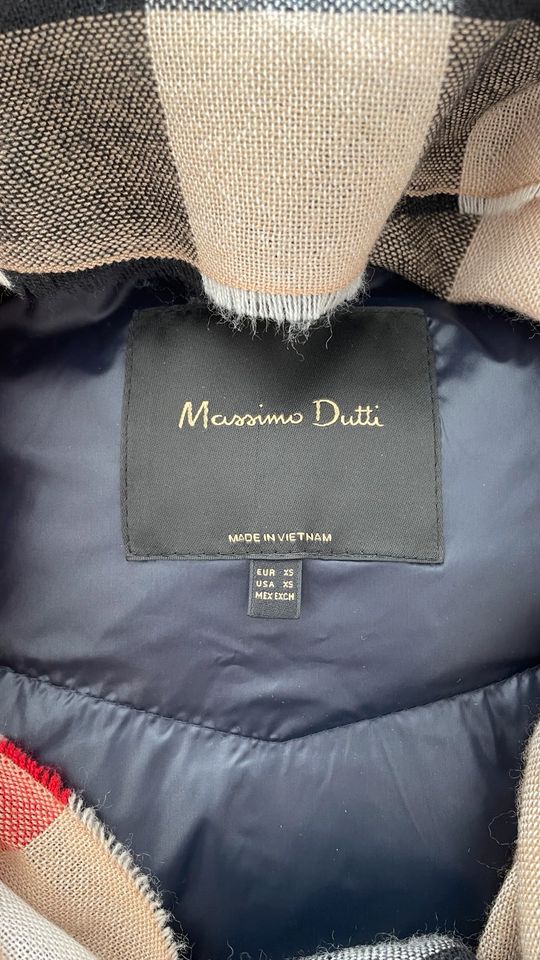 Massimo Dutti Winterjacke neu gefüttert Gr. XS / 34 dunkelblau in Saarbrücken