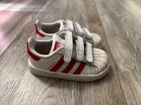 Adidas Superstar weiß/rot 22 Brandenburg - Großräschen Vorschau