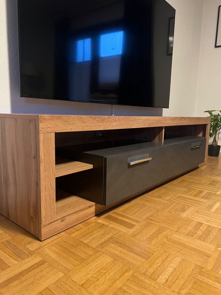 TV Sideboard und Schrank in Seulingen