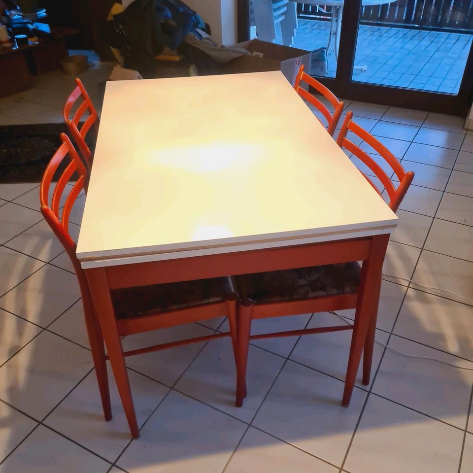 Retro Vintage 60ziger Esstisch Tisch ausziehbar & 4 Stühlen rot in Vöhringen
