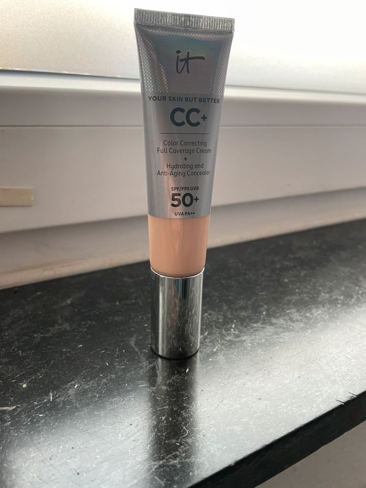 Cc cream It cosmetics SPF 50+ fair beige in Köln