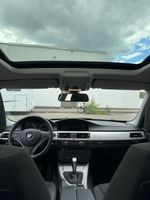 BMW 318i Touring - Automatik Navi PDC Panorama Tüv Hessen - Friedrichsdorf Vorschau