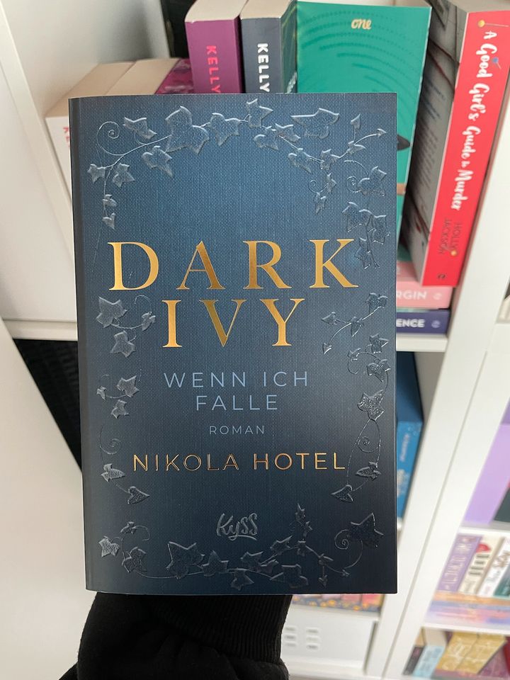Dark Ivy Buch in Oberhausen