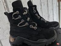 Schwarze Boots mit Glitzerschnürung Niedersachsen - Osloß Vorschau