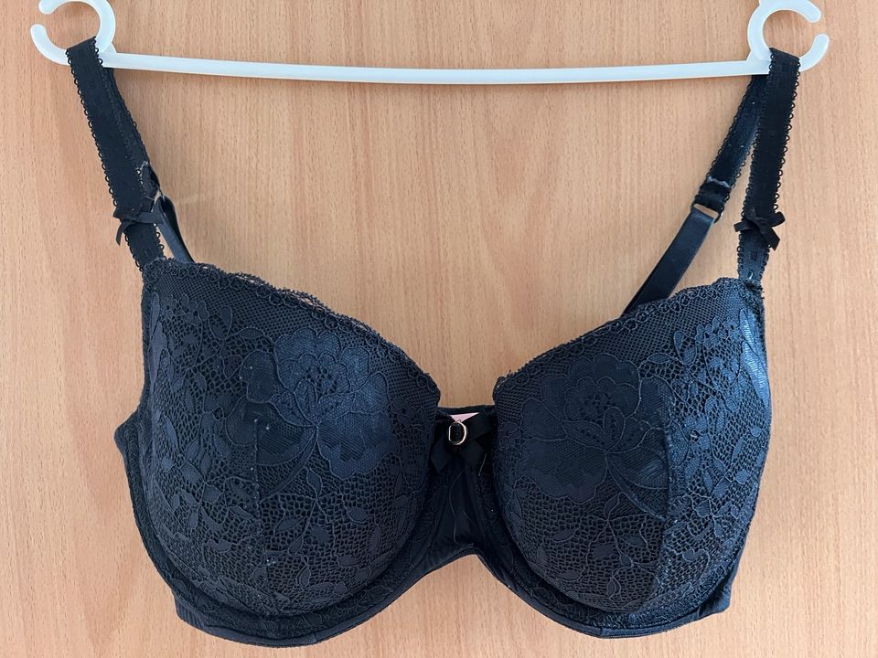 BH mit Spitze von Hunkemöller - 75E in Eberstadt