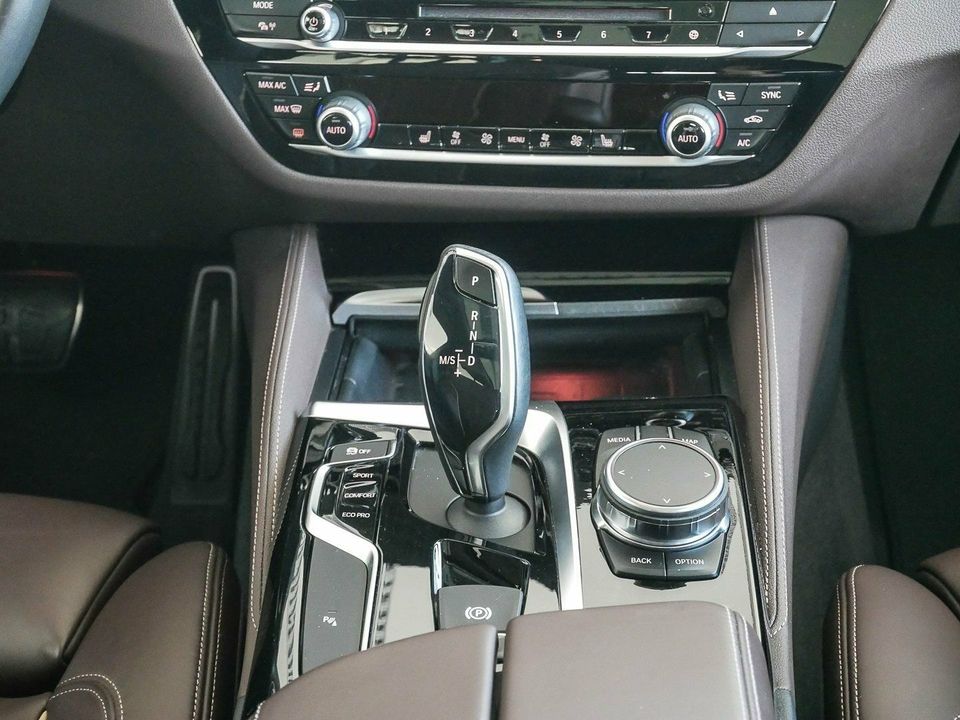 M540i xDrive Touring M Sport Panoramadach 2.Hd vmax upgrade turbo in Troisdorf