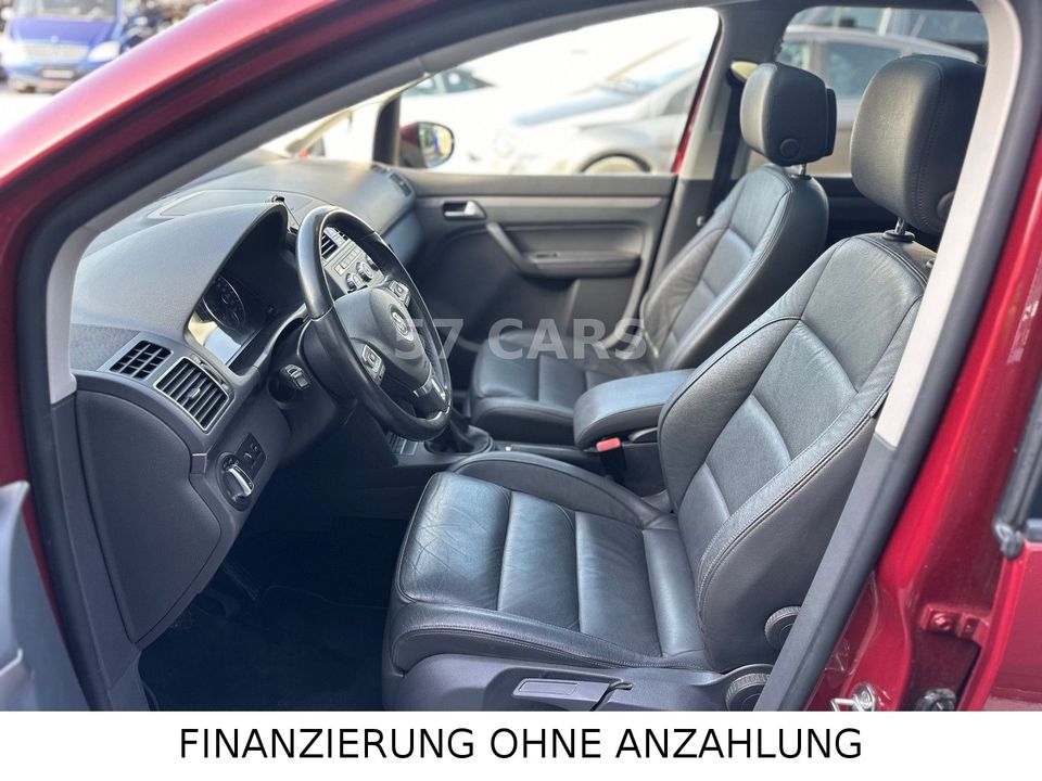 Volkswagen Touran CrossTouran 7Sitz+PDC+Pano+Leder in Freudental