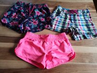 Badeshorts/Shorts Mädchen Gr. 128 140/146 Hessen - Staufenberg Vorschau