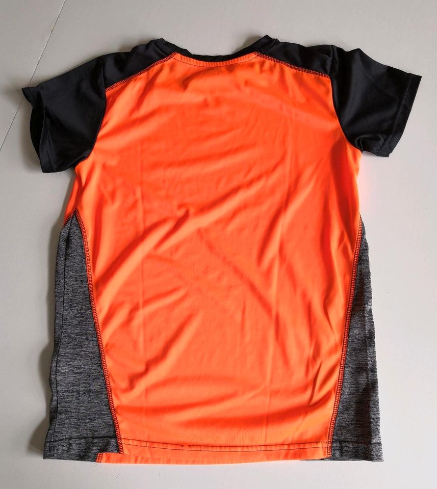 Sportshirt Gr 146 152 orange in Zirkow