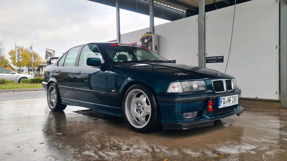 BMW e36 318i Oldtimer in Bostongrün Metallic in Fulda