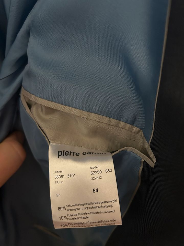 Herren Anzug blau Pierre Cardin in Neu-Anspach