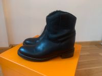 Hugo Boss Stiefeletten 37, schwarz, echt Leder Stiefel winter Frankfurt am Main - Bockenheim Vorschau