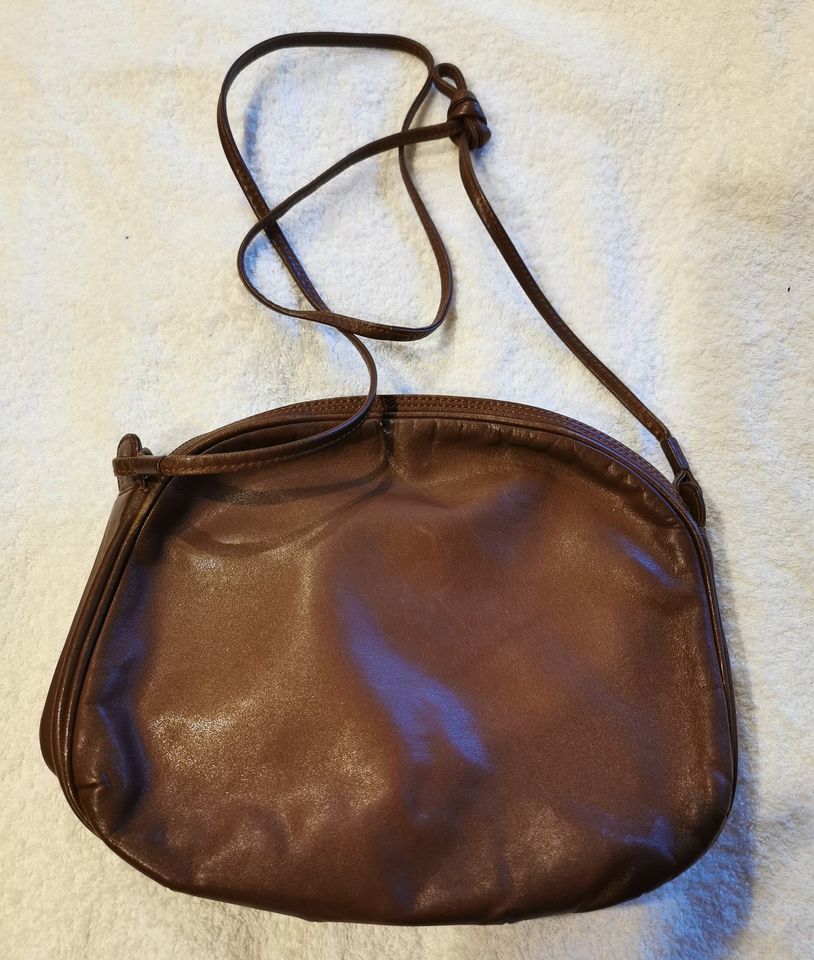 Goldpfeil Handtasche, Schultertasche, braun in Burghausen