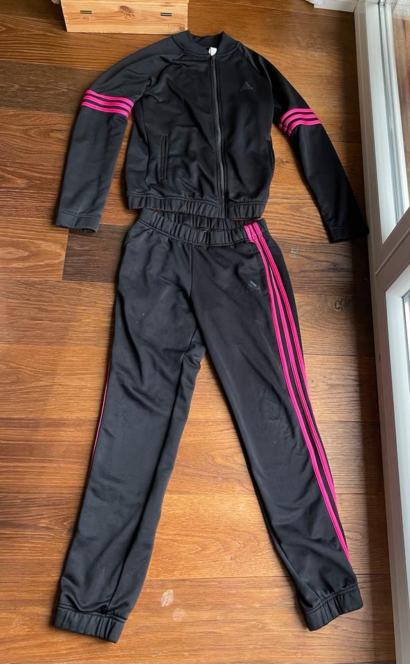 Jogginganzug Adidas schwarz pink Jogginghose Sweatshirtjacke in Fürth