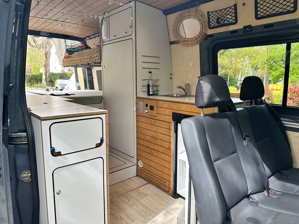 VW Crafter | Camper Ausbau aus Holz | Wohnmobil Individualausbau in Hamburg