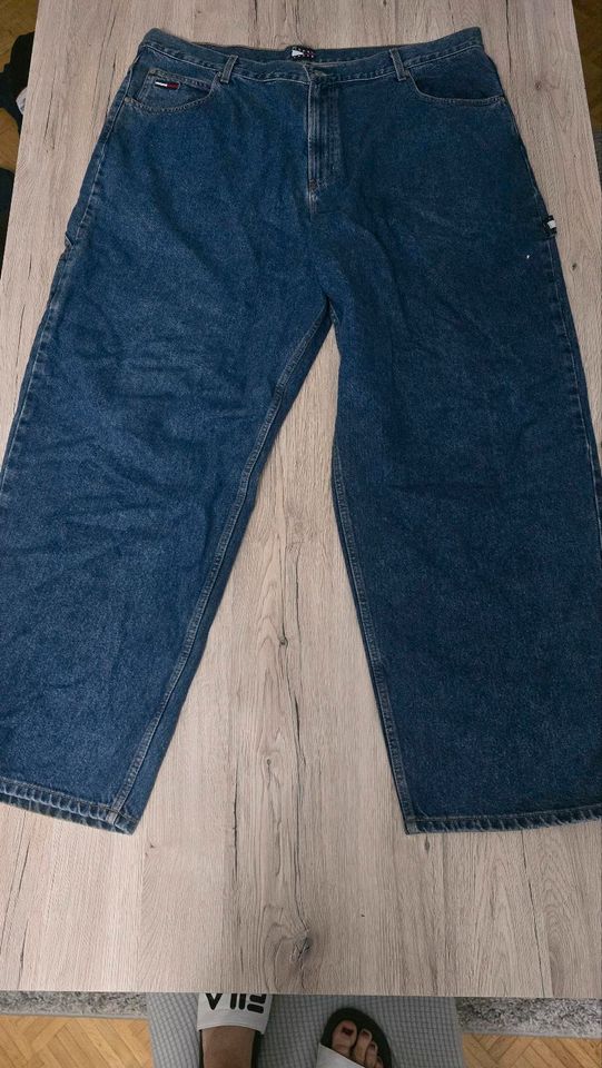 Tommy Hilfiger Jeans in Größe 44/32  (sehr groß und breit) in Berlin