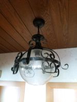 Schmiedeeiserne Leuchte mit Glaskugel Lampe vintage Hängeleuchte Nordrhein-Westfalen - Bad Laasphe Vorschau