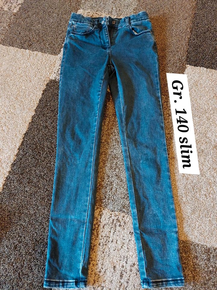 Mädchen Jeanshose s Oliver blau Gr. 140 in Riede