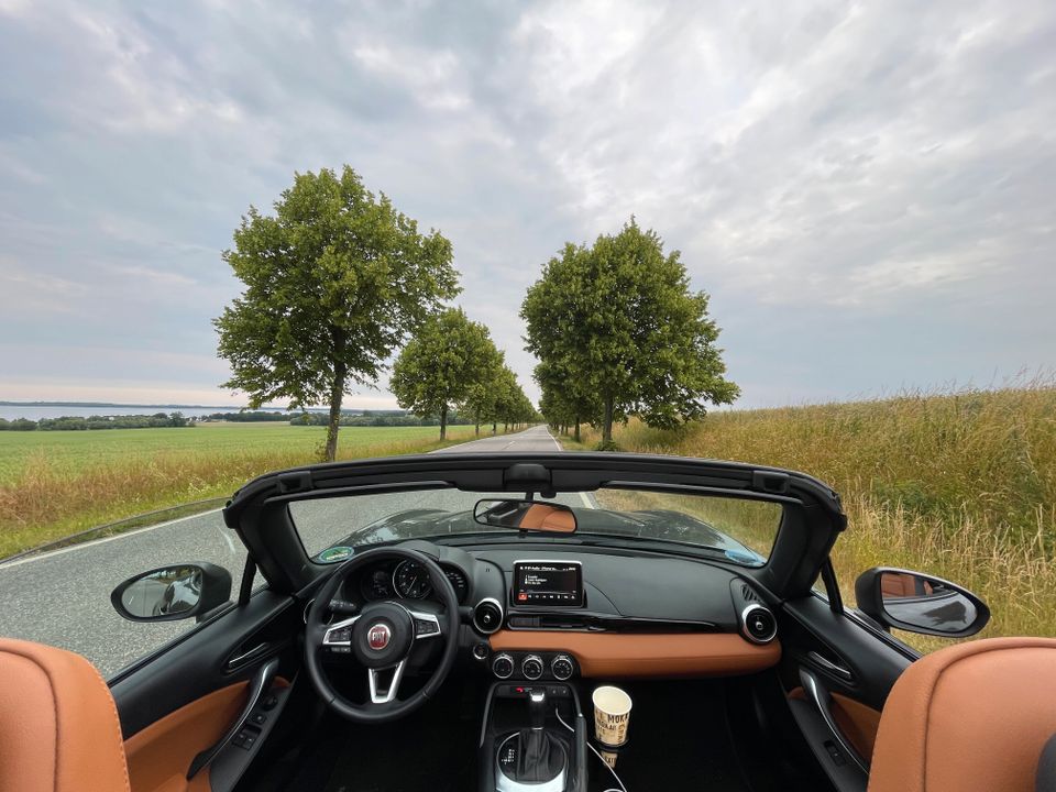 ++ Traumauto :)) ++ Fiat Spider 124 mit Bose Soundsystem ++ in Berlin