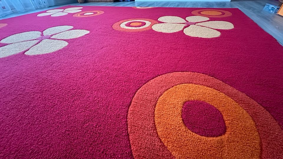 Teppich rot 170 x 240 cm, sehr gepflegt in Merseburg